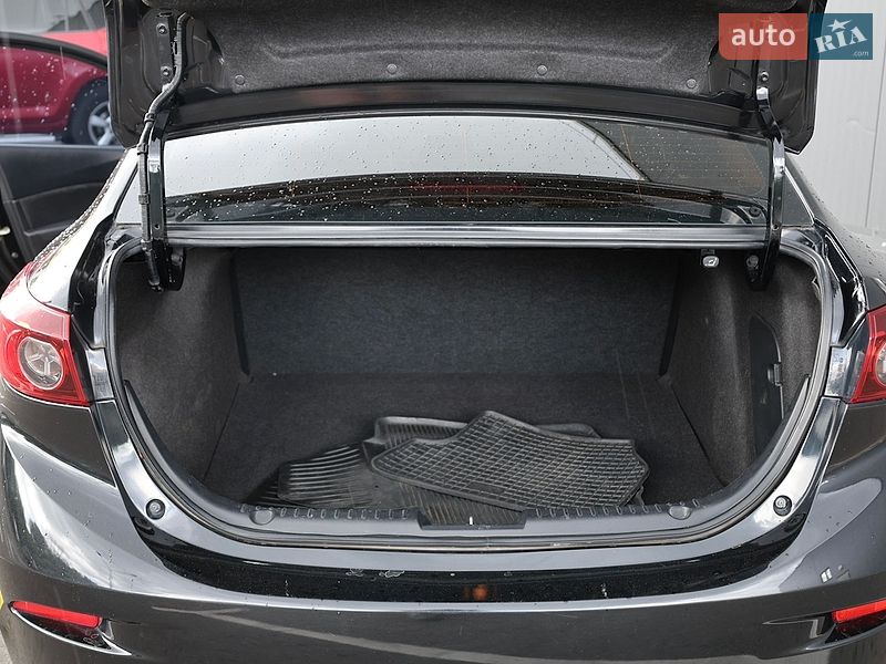 Седан Mazda 3 2014 в Киеве
