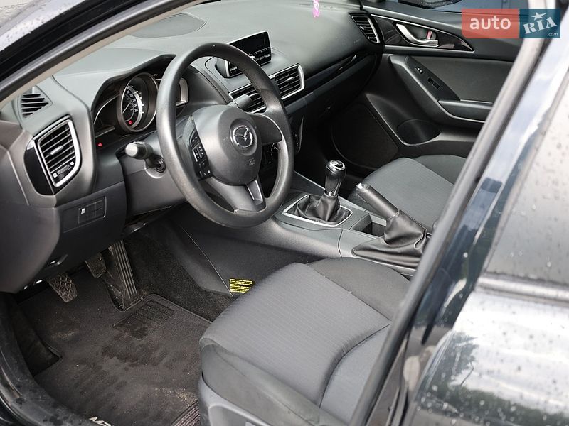 Седан Mazda 3 2014 в Киеве