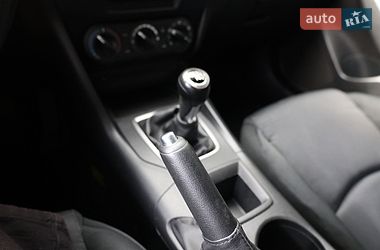 Седан Mazda 3 2014 в Киеве