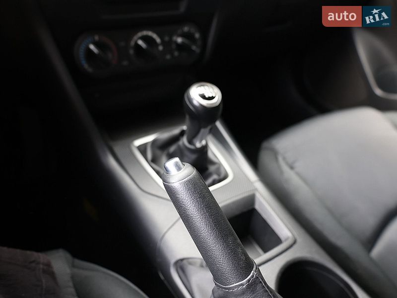 Седан Mazda 3 2014 в Киеве