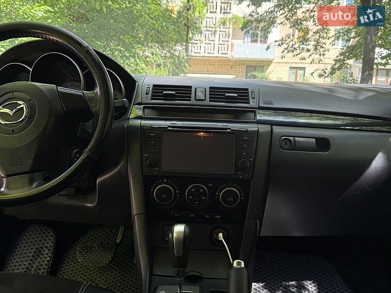 Седан Mazda 3 2008 в Черновцах