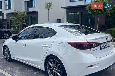 Седан Mazda 3 2017 в Ужгороде