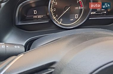 Седан Mazda 3 2017 в Ужгороде