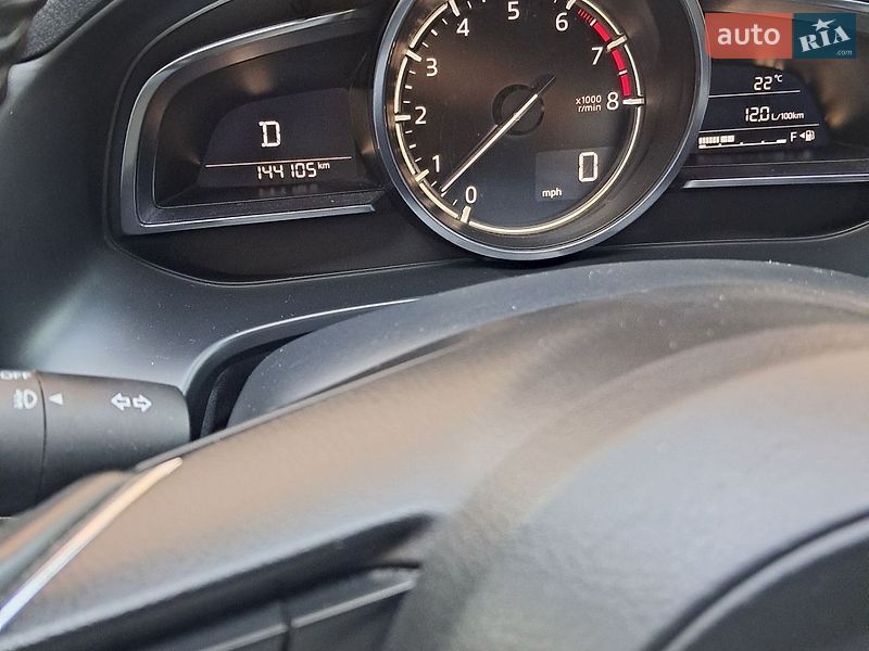 Седан Mazda 3 2017 в Ужгороде