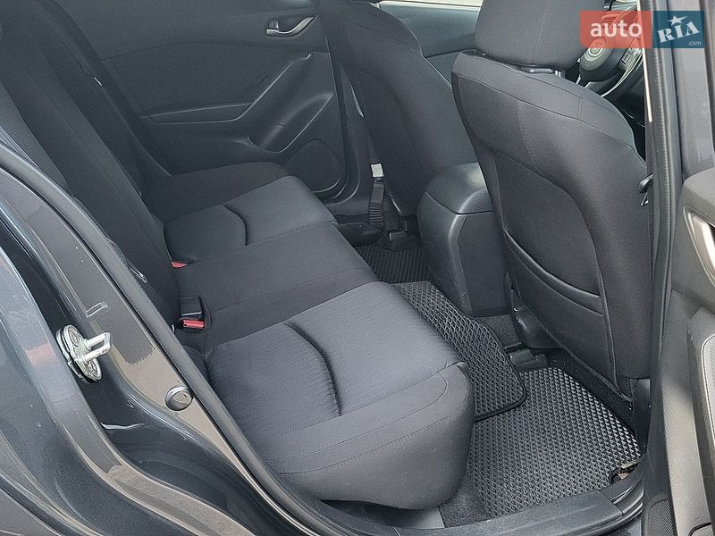 Седан Mazda 3 2015 в Полтаве
