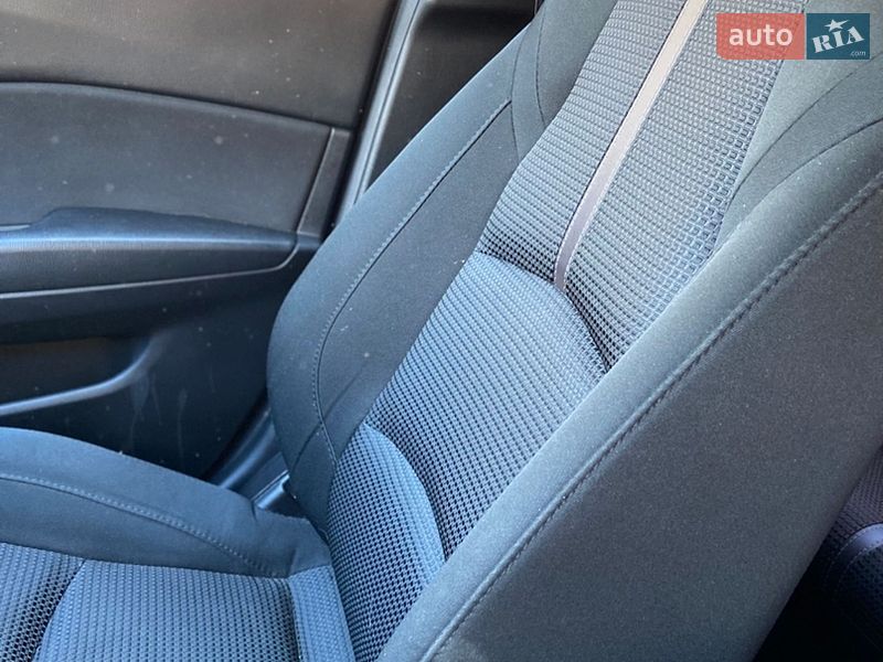 Седан Mazda 3 2018 в Одесі