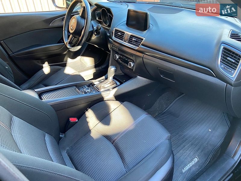 Седан Mazda 3 2018 в Одесі