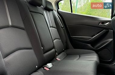 Седан Mazda 3 2017 в Обухові