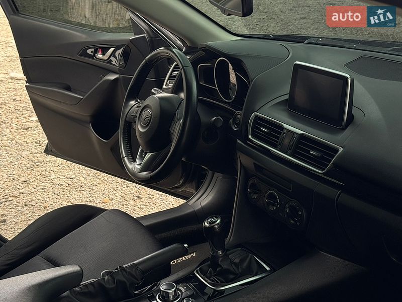 Хетчбек Mazda 3 2016 в Харкові