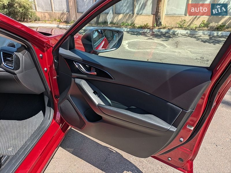 Седан Mazda 3 2016 в Львові