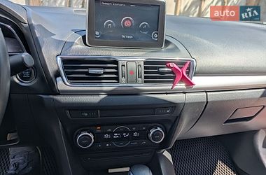 Седан Mazda 3 2016 в Львові