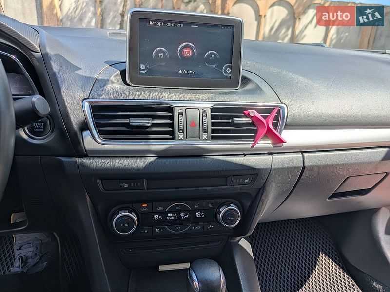 Седан Mazda 3 2016 в Львові