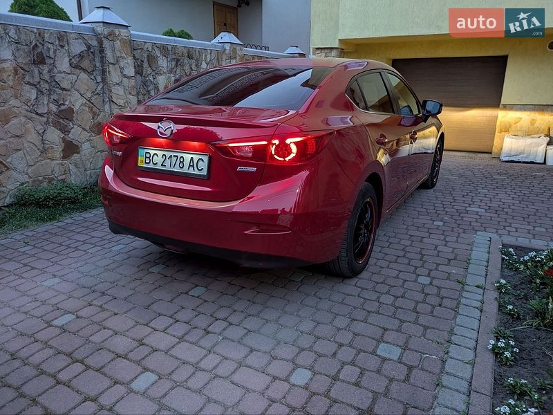 Седан Mazda 3 2016 в Львові