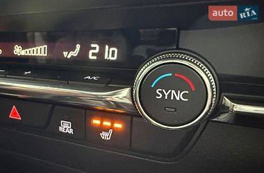 Седан Mazda 3 2023 в Львові