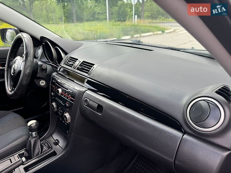 Хэтчбек Mazda 3 2004 в Запорожье