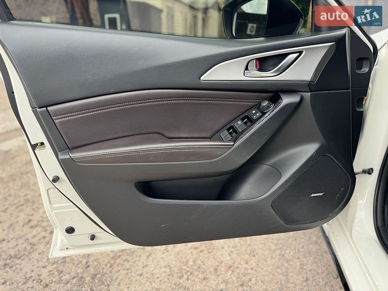 Седан Mazda 3 2018 в Києві