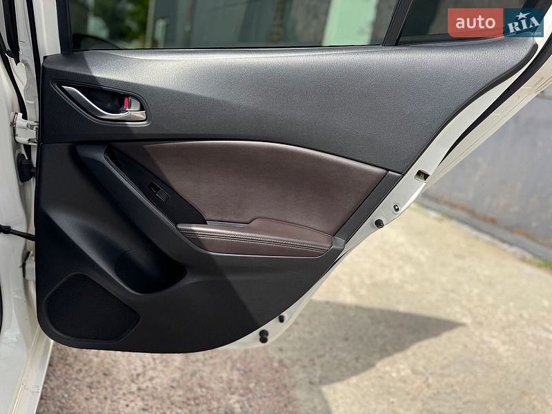Седан Mazda 3 2018 в Києві