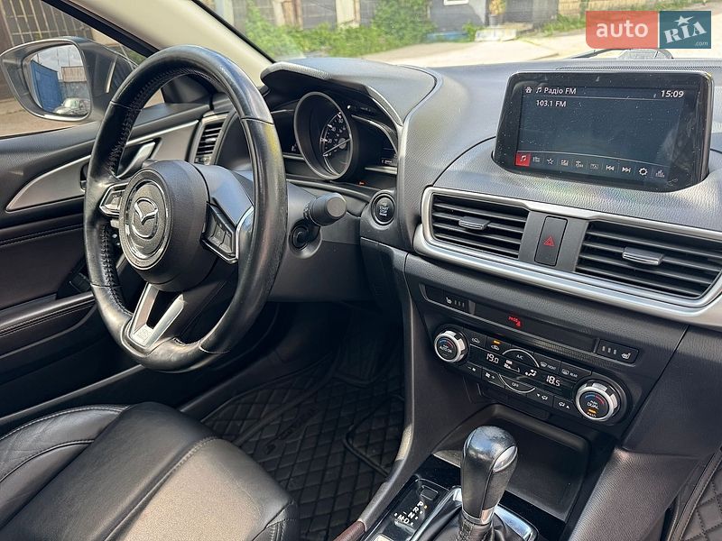 Седан Mazda 3 2018 в Києві