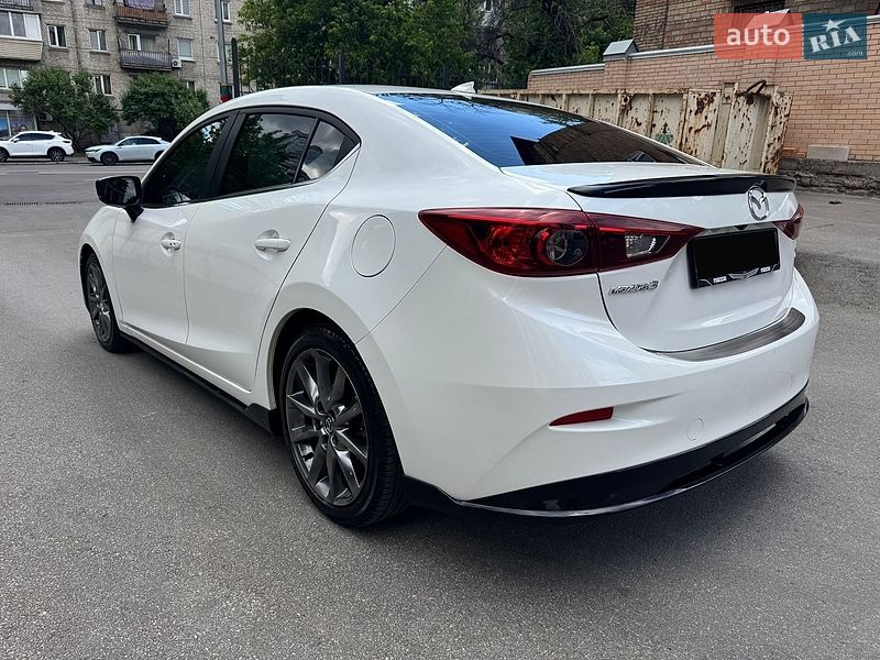 Седан Mazda 3 2018 в Києві