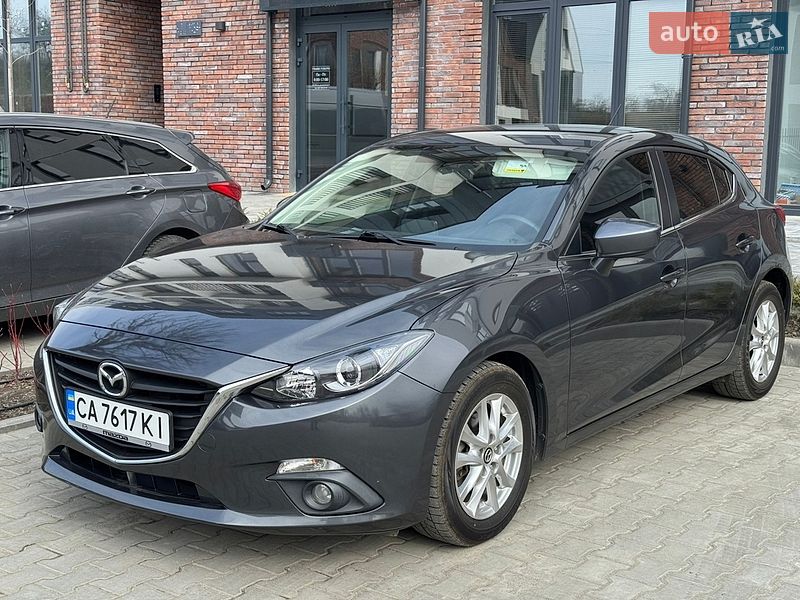 Хэтчбек Mazda 3 2015 в Умани