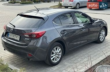 Хэтчбек Mazda 3 2015 в Умани