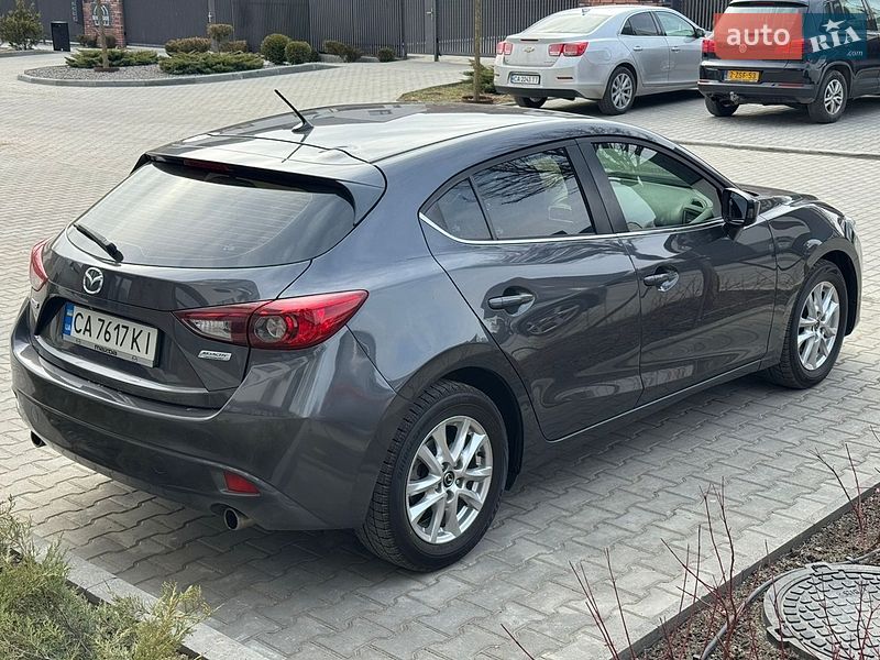 Хэтчбек Mazda 3 2015 в Умани