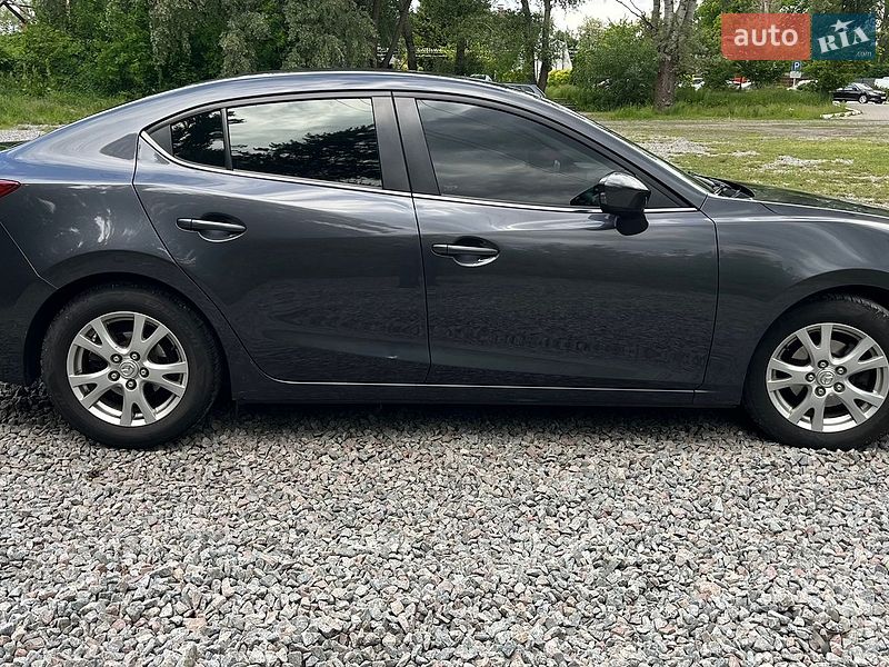 Седан Mazda 3 2016 в Києві