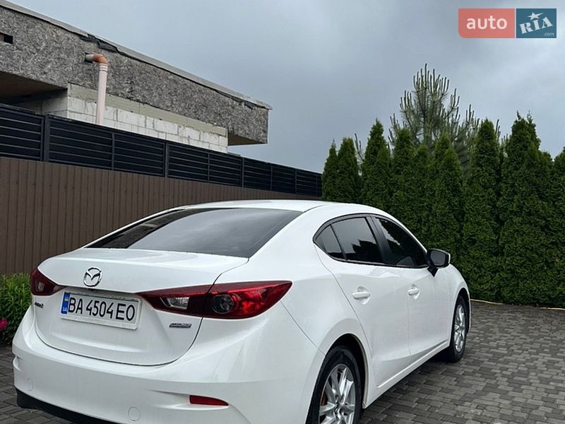 Седан Mazda 3 2016 в Днепре