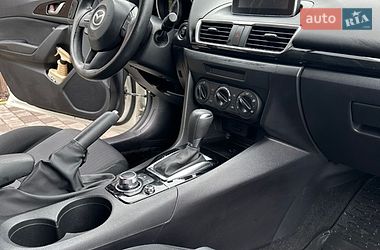 Седан Mazda 3 2016 в Днепре