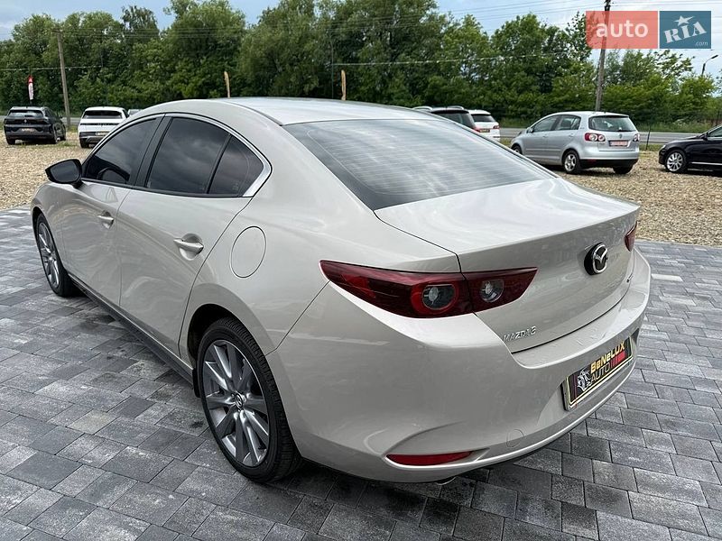 Седан Mazda 3 2024 в Коломые