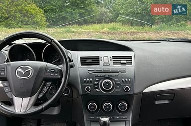 Седан Mazda 3 2013 в Киеве