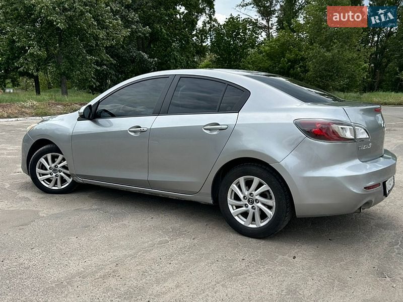 Седан Mazda 3 2013 в Киеве