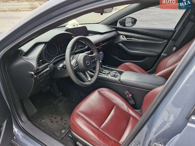 Хэтчбек Mazda 3 2022 в Полтаве