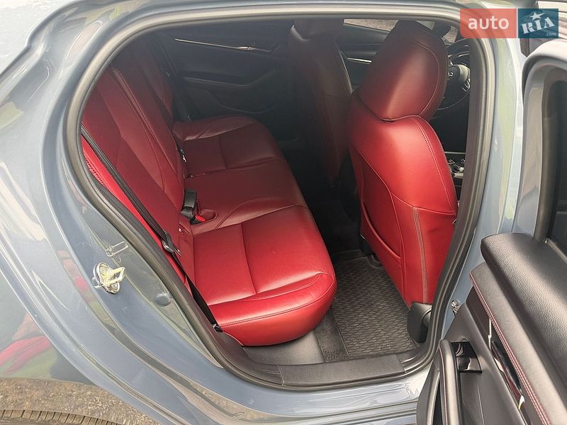 Хэтчбек Mazda 3 2022 в Днепре