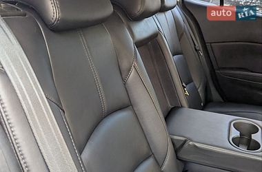 Хетчбек Mazda 3 2018 в Ужгороді