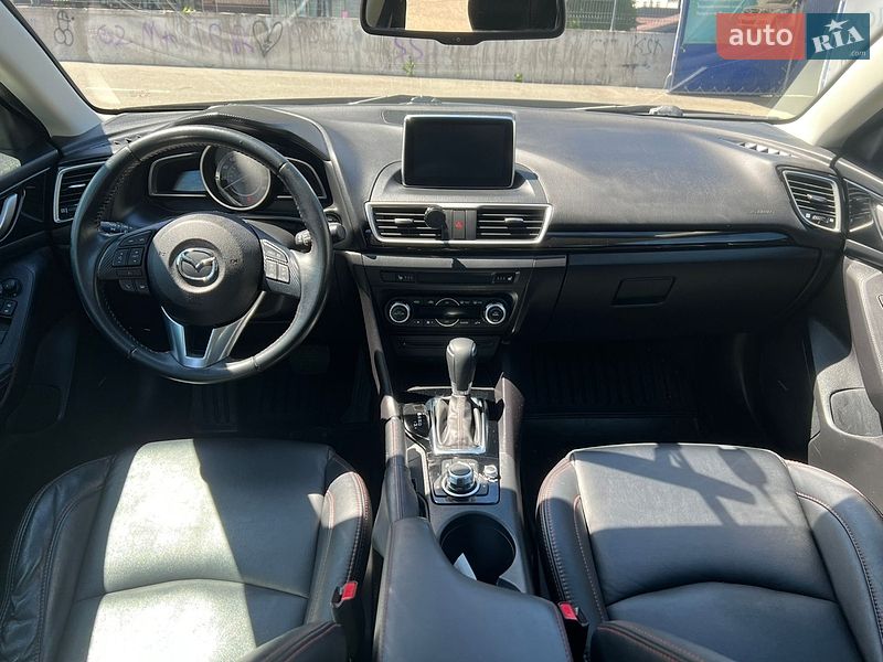 Хэтчбек Mazda 3 2016 в Киеве