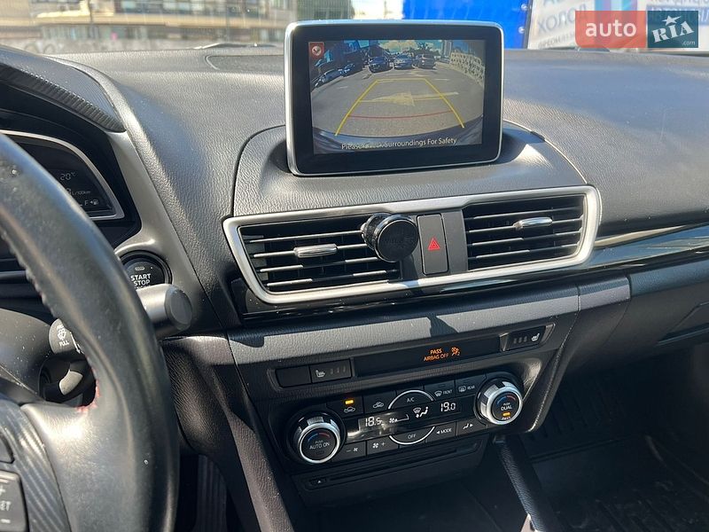 Хэтчбек Mazda 3 2016 в Киеве
