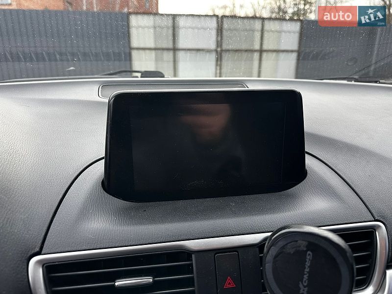 Седан Mazda 3 2017 в Полтаве