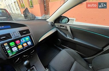 Седан Mazda 3 2013 в Дніпрі