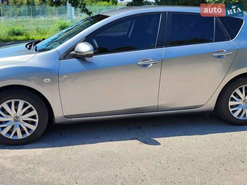 Хэтчбек Mazda 3 2009 в Полтаве