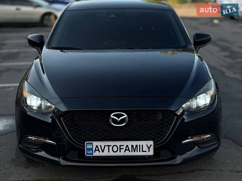 Седан Mazda 3 2017 в Днепре
