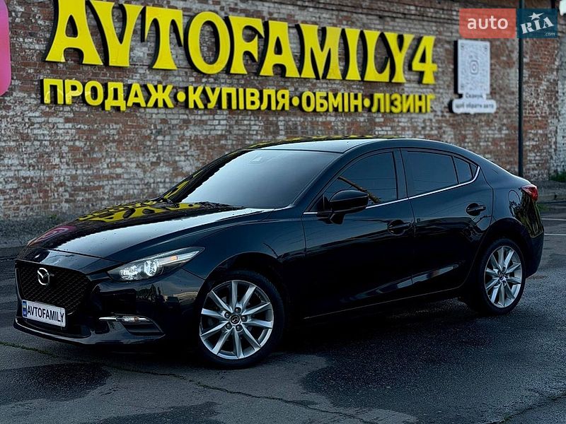 Седан Mazda 3 2017 в Днепре
