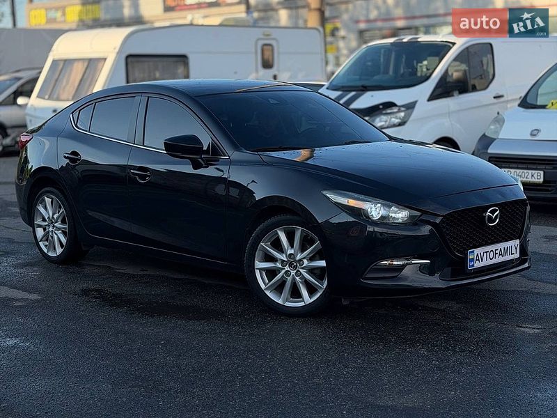 Седан Mazda 3 2017 в Днепре