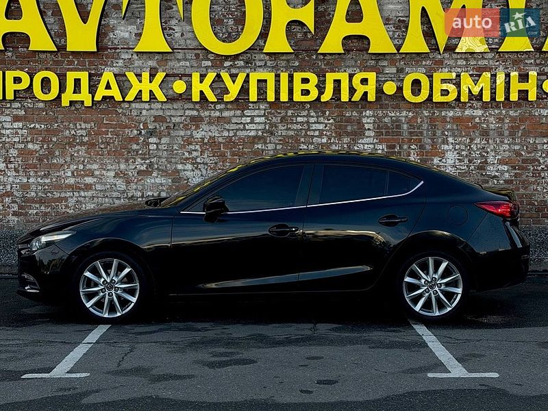 Седан Mazda 3 2017 в Днепре