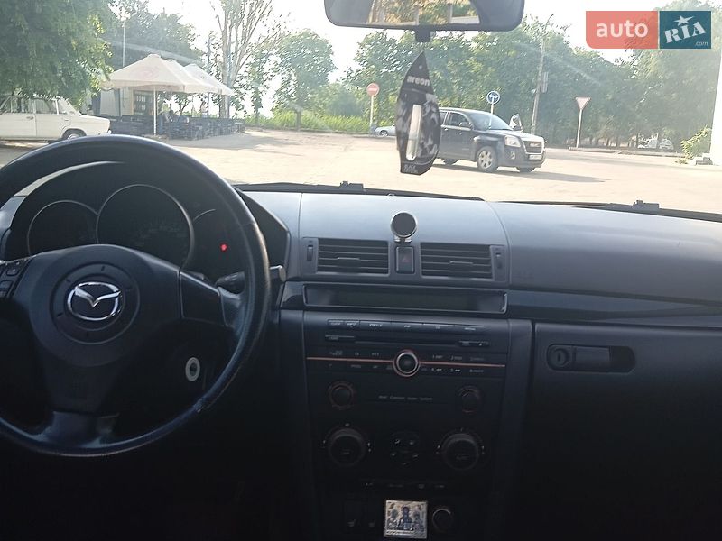 Седан Mazda 3 2006 в Апостолово