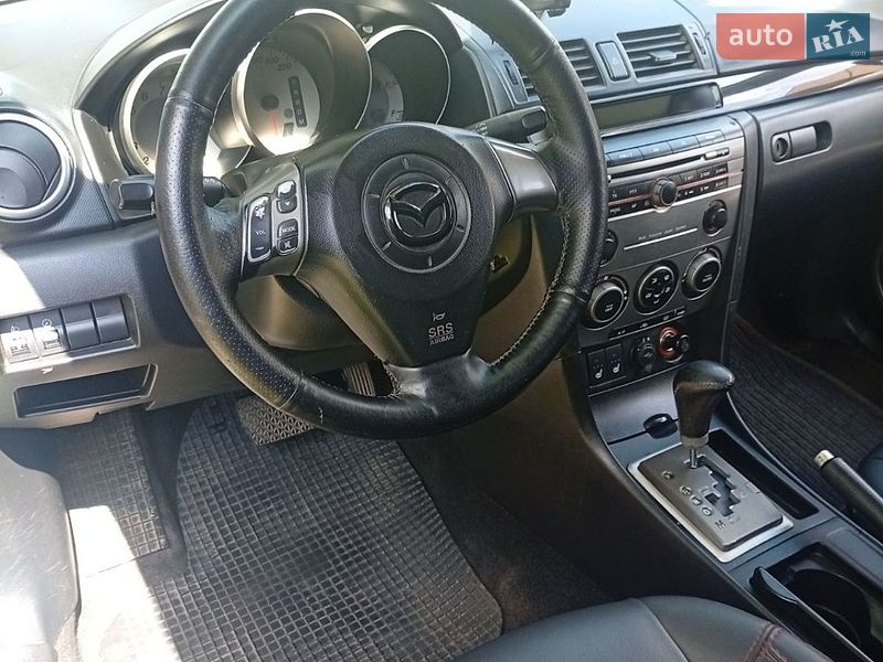 Седан Mazda 3 2006 в Ружине