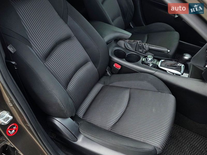 Седан Mazda 3 2014 в Киеве