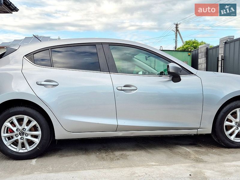 Хэтчбек Mazda 3 2015 в Киеве