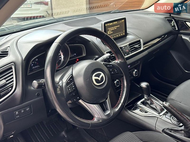 Хетчбек Mazda 3 2016 в Дубні