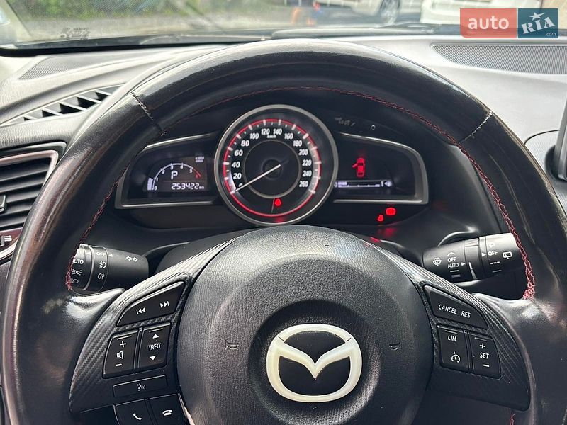 Хетчбек Mazda 3 2016 в Дубні